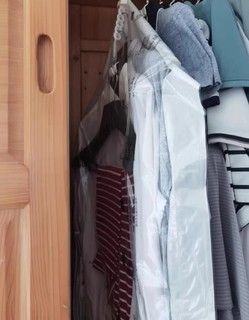 衣柜压缩袋，让衣柜又省地方又整洁。