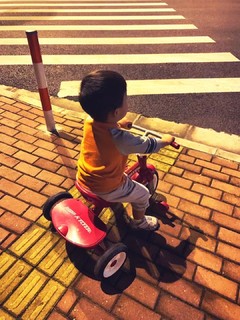 儿童三轮车脚踏车分享