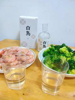 饮品推荐｜适合女生喝的白鸟白桃米酒🍶