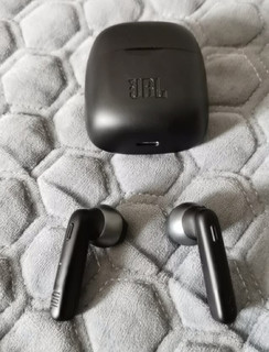 JBLT225TWS半入耳耳机
