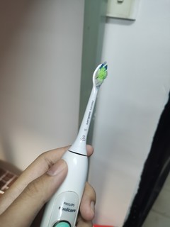 懒人刷牙的福音—飞利浦6730电动牙刷