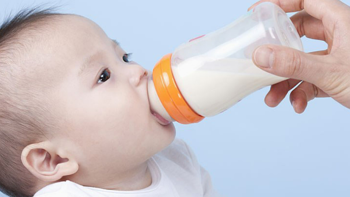 详解婴幼儿配方奶粉新国标与旧国标有何不同?十款常见一段婴幼儿配方奶粉与新国标的比较（建议收藏）
