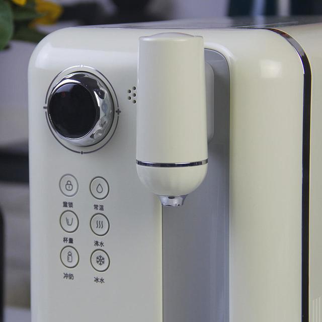 小孩才做选择题，冰水热水我都要喝，grossag即热速冷饮水机体验