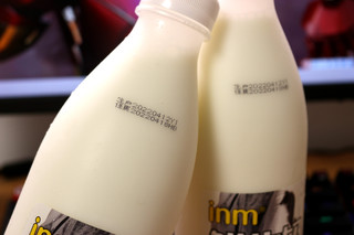 一鸣最具性价比产品，实体店1.0升鲜牛奶