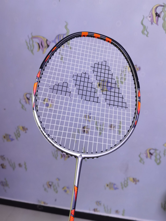 阿迪达斯羽毛球拍