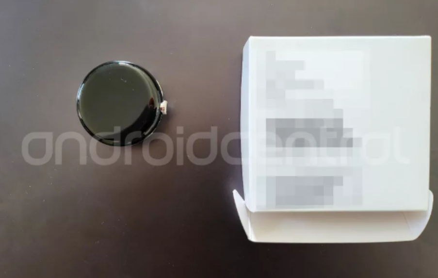 网传丨谷歌 Pixel Watch 智能手表测试机被人捡到，圆润简洁