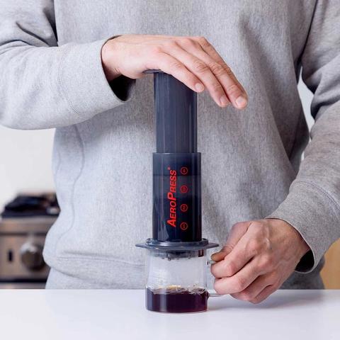 万能咖啡冲煮器具：爱乐压 AeroPress 的各种冲煮方案及配件分享