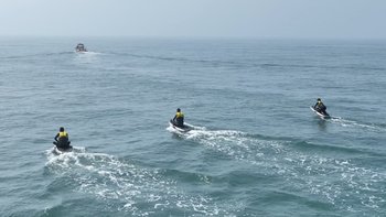 历史首次：电动冲浪板横渡琼州海峡第一人！