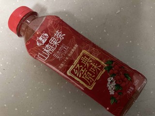 饭后来一瓶，非常好喝的山楂果茶。