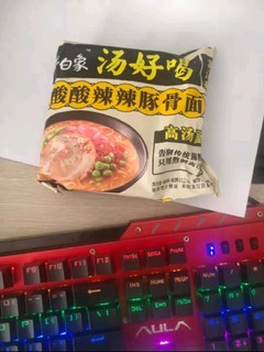 白象酸辣豚骨面