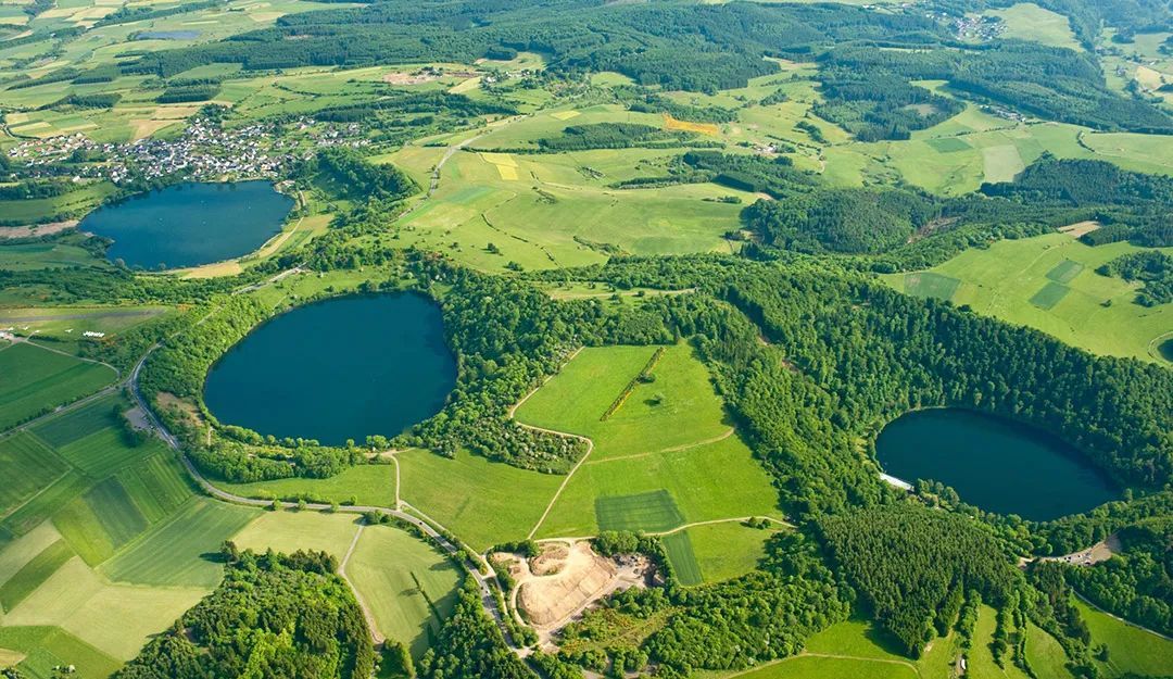 首批入选的德国埃菲尔山脉地质公园是世界上典型的火口湖区 ©网络