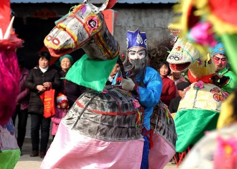 在沂蒙山山区，每逢传统节日都有跑“八仙灯”的习俗 ©琅琊新闻网