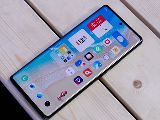 vivo X80 Pro至黑版图赏