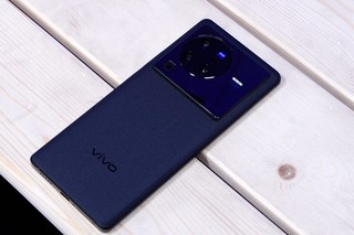 vivo X80 Pro至黑版图赏