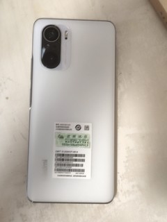 红米手机K40。