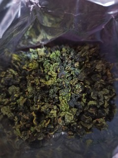 应邀晒茶叶。乐品乐茶铁观音。