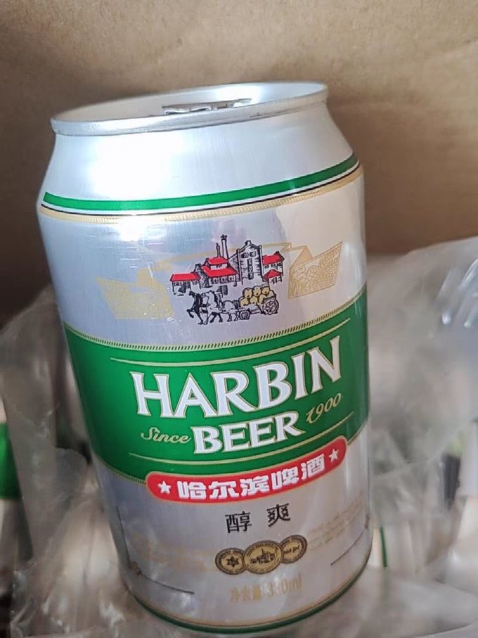 哈尔滨精选啤酒图片