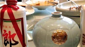 选酒无烦恼 篇二十七：买酒时，你更注重“包装”还是“酒质”？老酒鬼直言：包装比酒贵的直接放弃