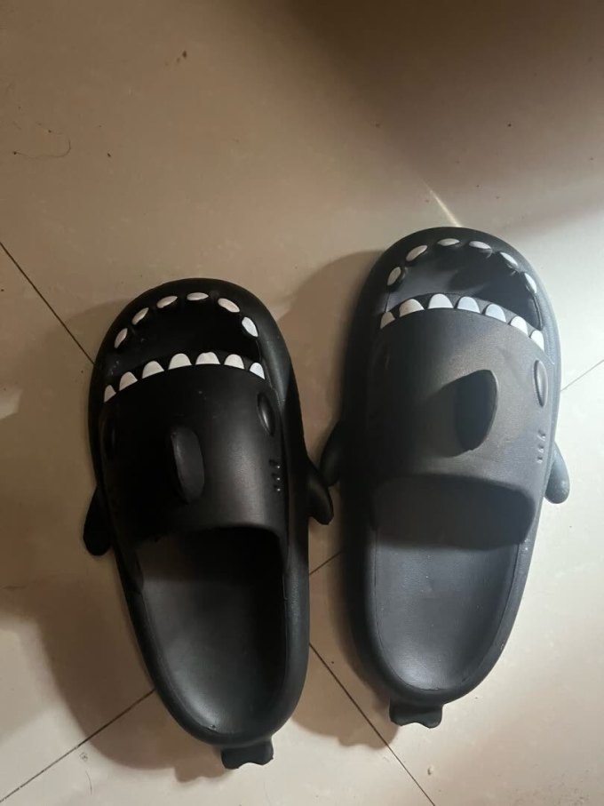 鲨鱼男式拖鞋
