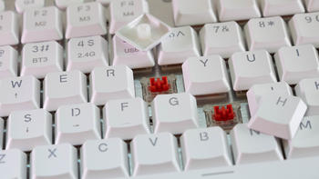 【好物推荐】红龙 K621机械键盘：轻巧的不像机械键盘