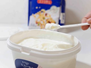酸奶拥有奶油口感，8块打包入手兰格格酸奶