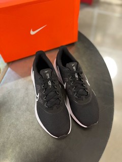 跑步健身Nike跑鞋