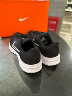 跑步健身Nike跑鞋