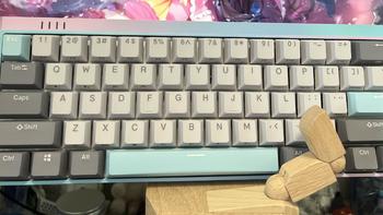 机械键盘测评 篇三：夏天需要一把冰淇淋降降温——杜伽 K330W 三模超长续航机械键盘开箱简评