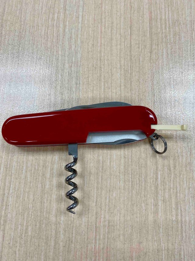 一把小小军刀，伴我走南闯北。