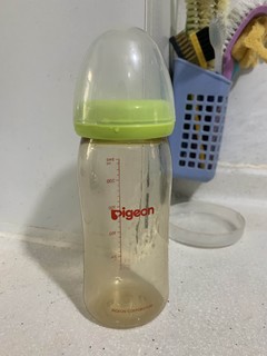 从六个月用到两岁的成长型奶瓶：娃最爱它