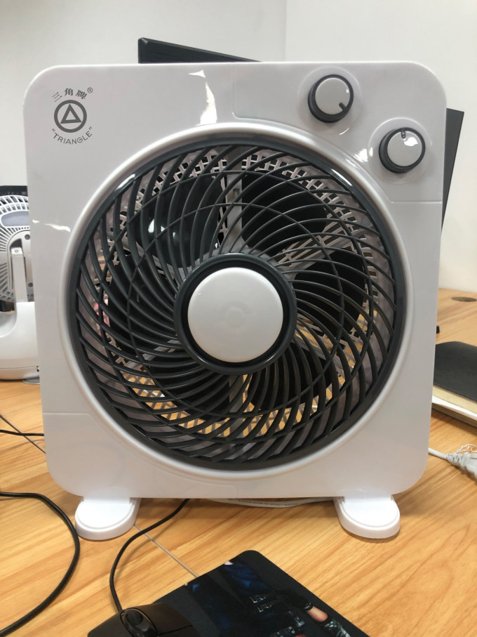 三角牌转页扇怎么样 风扇颜值很高,放在办公室里吹吹._什么值得买