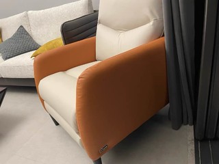 简约时尚的芝华仕单人沙发，坐起来很舒服！