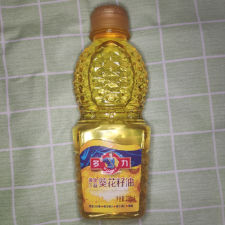 ¥9.9元2瓶的多力葵花籽油，也是蛮香的