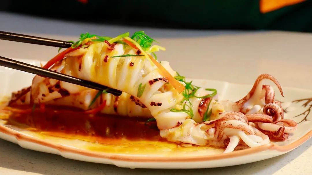 鱿鱼的肉质又肥厚又鲜嫩 08图虫创意