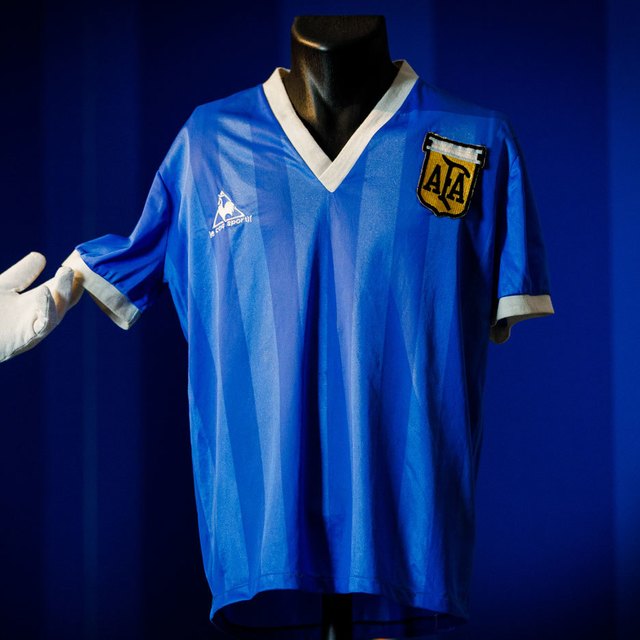 这件六千万成交的球王球衣，有可能是赝品？