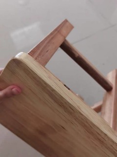 凳子还得用实木的