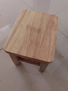 凳子还得用实木的