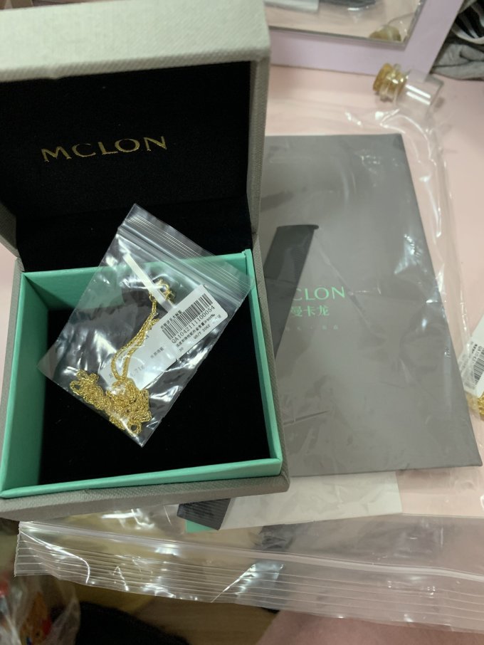 曼卡龙黄金项链怎么样 包装精美,项链质感也好,送人也._什么值得买