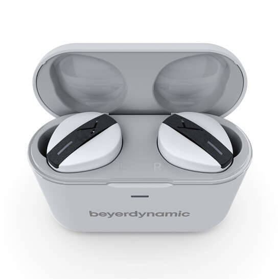拜雅推出首款真无线耳机 Free BYRD：入耳式设计、支持主动降噪