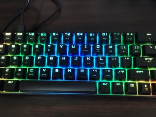 花里胡哨的RGB魔炼者MK14茶轴键盘！