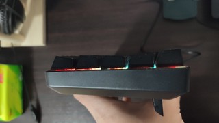 花里胡哨的RGB魔炼者MK14茶轴键盘！