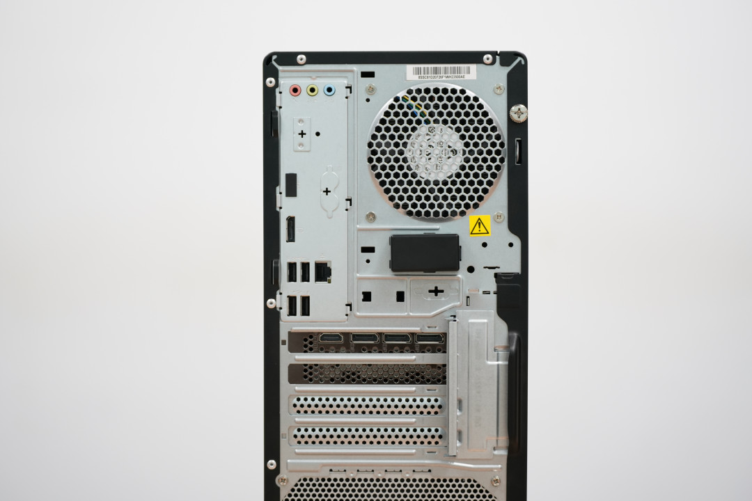 到站秀强悍性能小巧体积为专业级创作设计而生丨联想thinkcentreneo