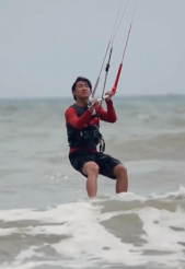 冠军天赋？苏翊鸣挑战的极限运动风筝冲浪是什么？