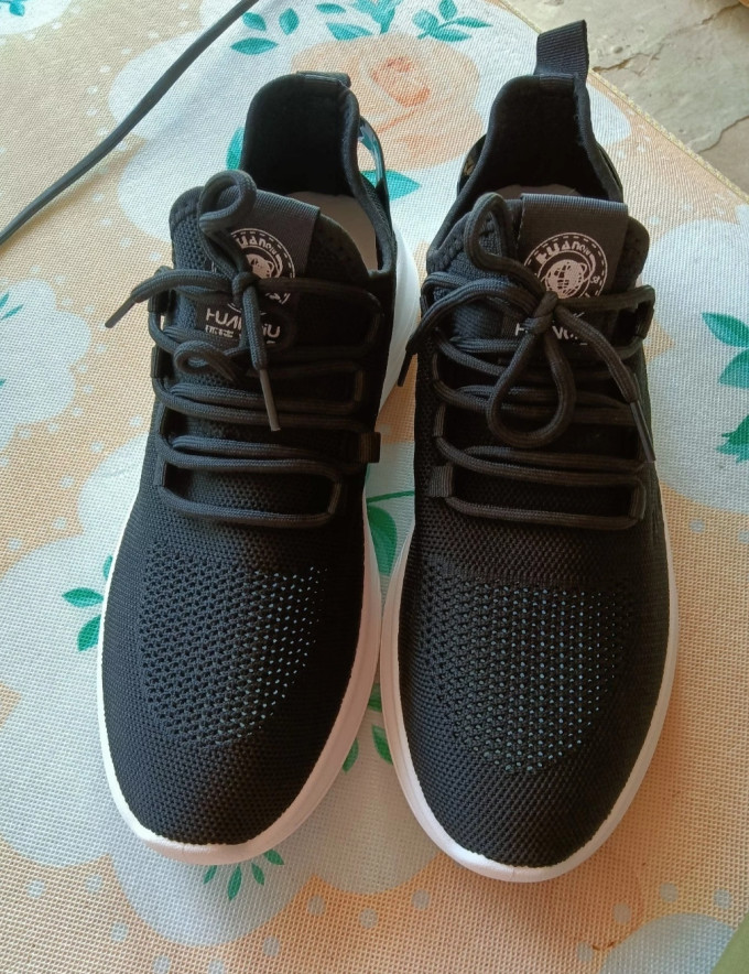 环球透气跑步鞋男