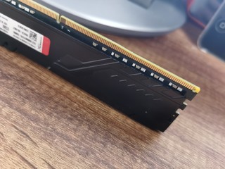 朋友送的金士顿DDR4 16G内存来装机