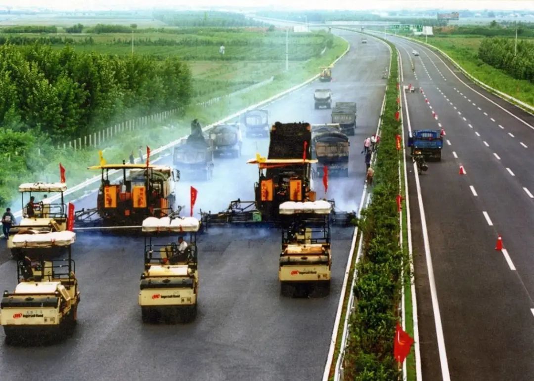 沈大高速改扩建工程的影像记录 ©辽宁省交通建设管理有限公司