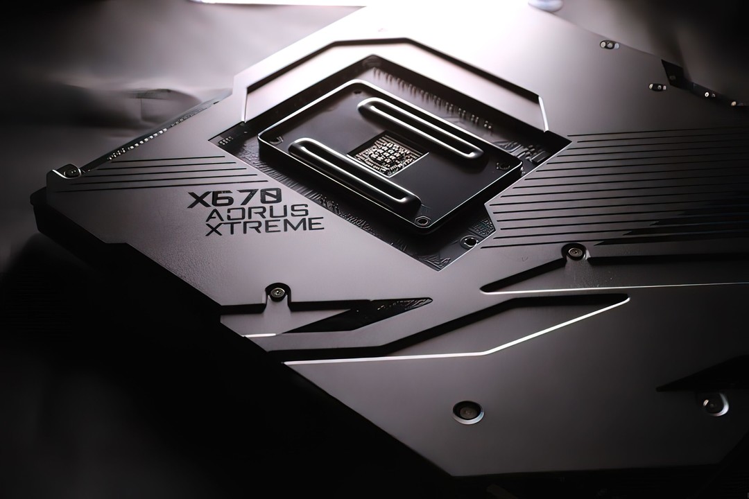 网传丨AMD 明天要发 Zen 4 新锐龙7000，相关主板曝光