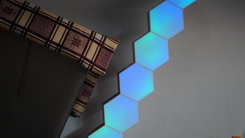 值得买的礼物——Cololight PLUS HomeKit智能奇光板蜂窝灯RGB灯拾音氛围灯创意拼接灯 7灯套装