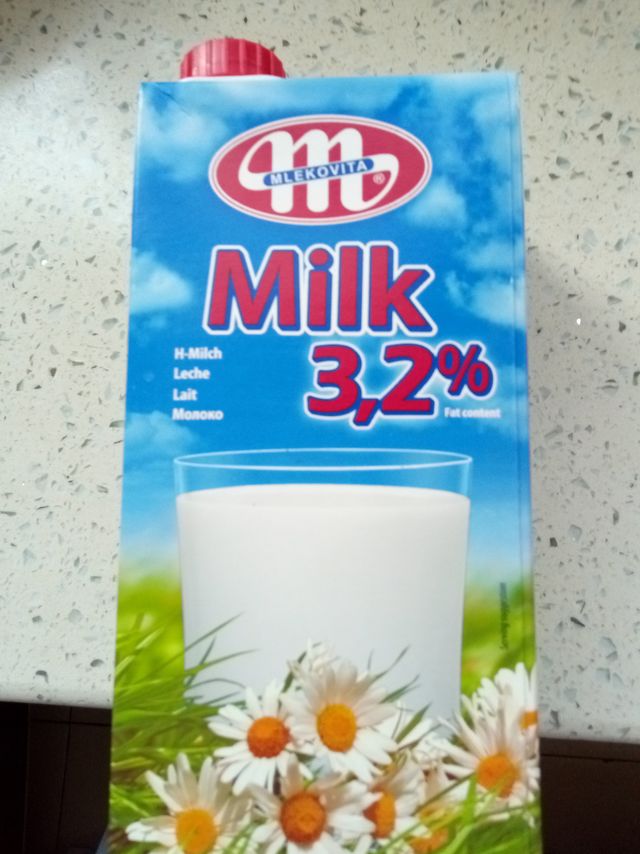 妙可纯牛奶，渴了饿了来一杯