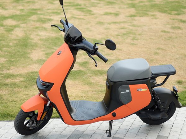 九号F90体验，续航95公里，能上牌能载人